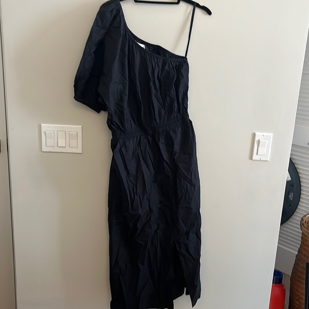 Black one shoulder midi dress with pockets!